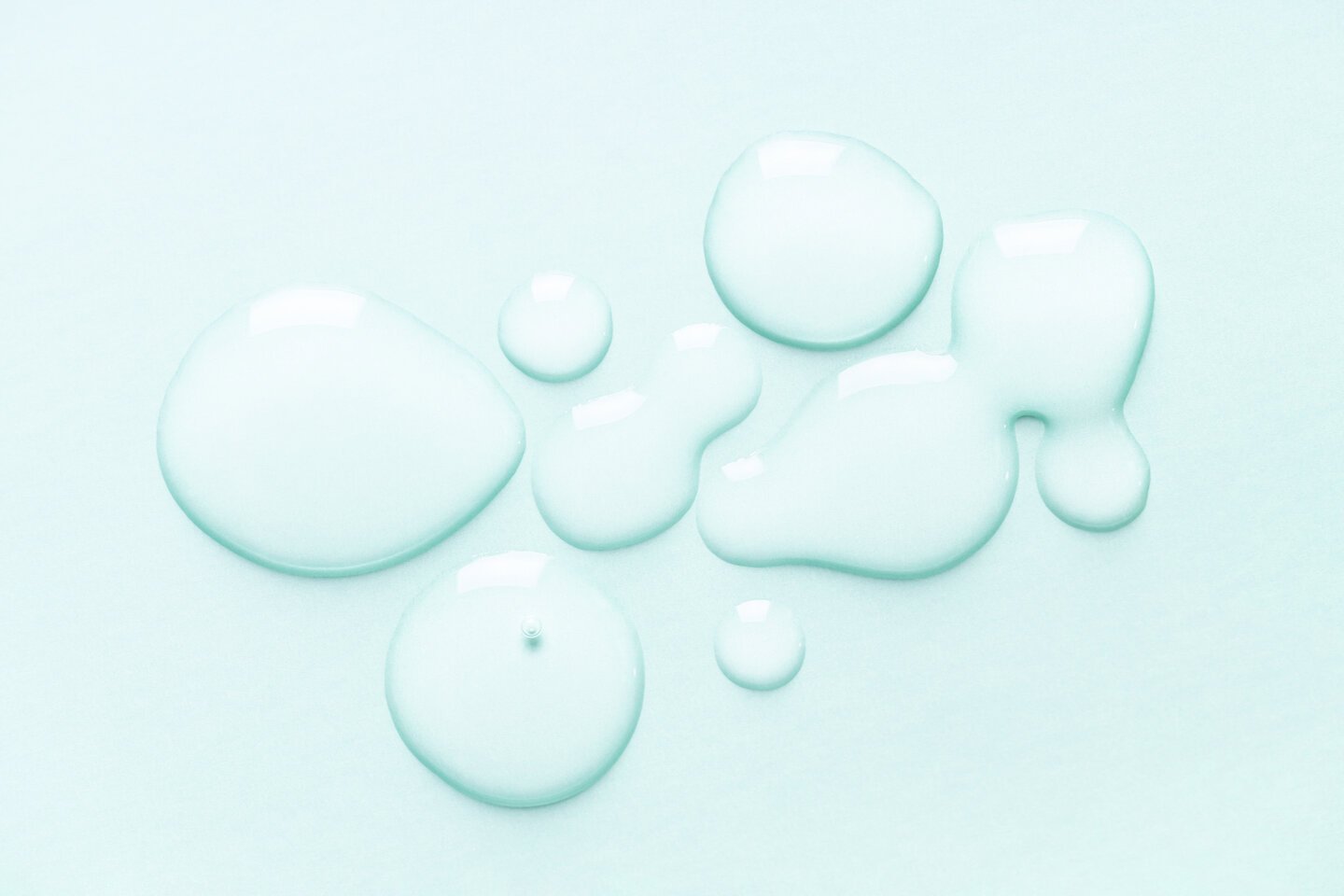 What is Hyaluronic Acid? (And 5 of the Incredible Benefits) - BeautiEdit