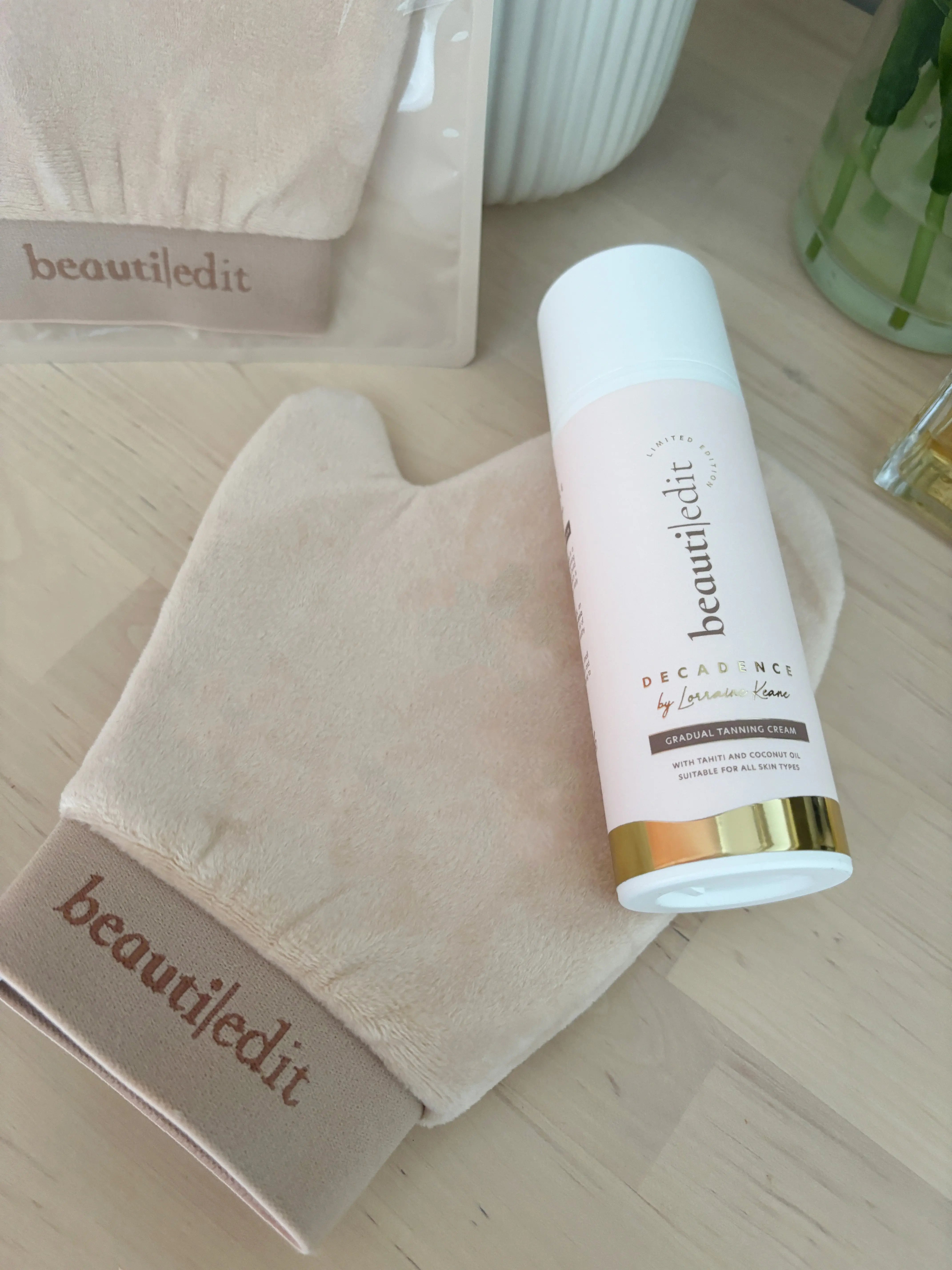 Soft Velvet Tanning Mitt BeautiEdit